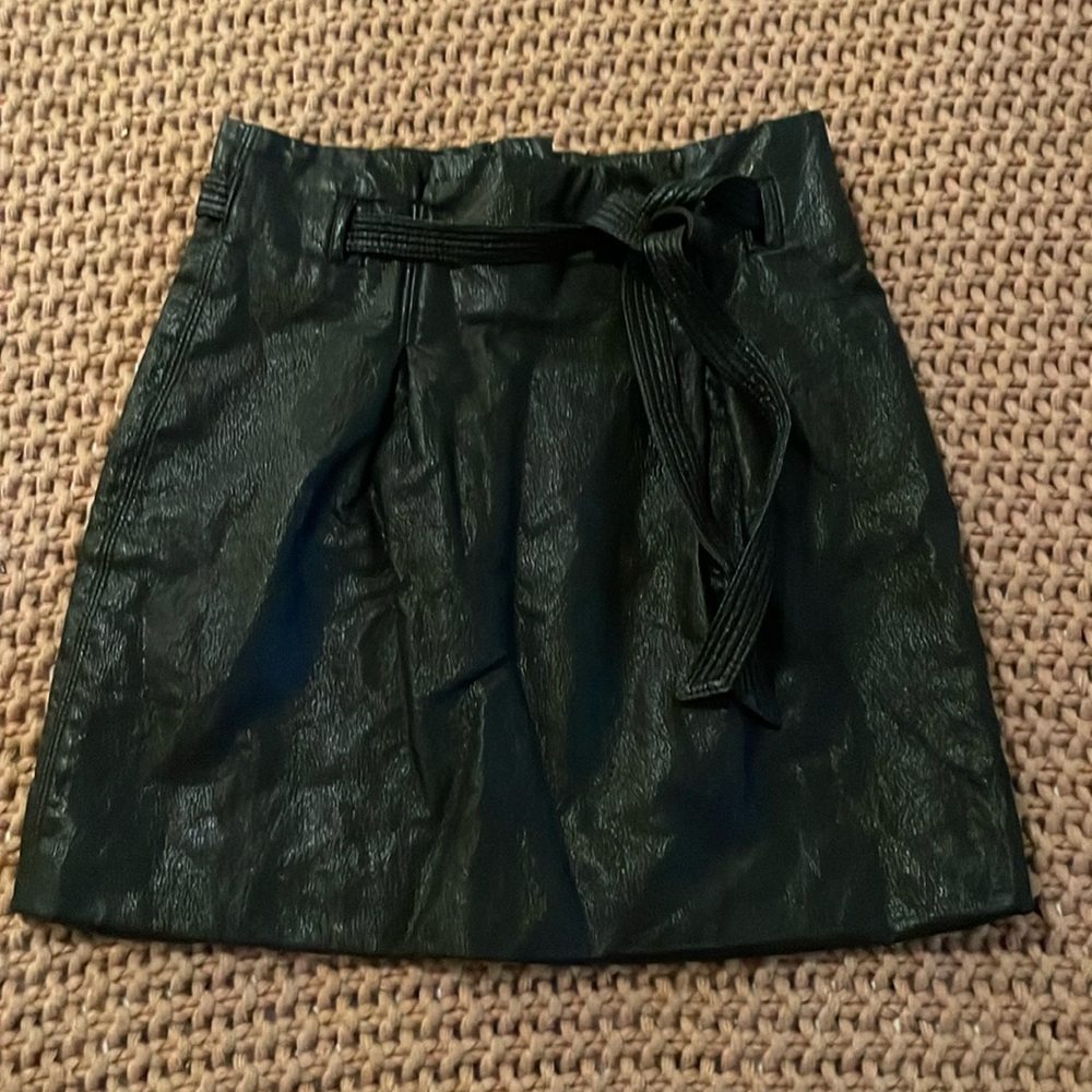 🖤 Free People faux-leather black miniskirt 🖤